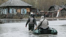 Об организации подворного обхода жителей г. Петровска, попадающих в зону подтопления при весеннем паводке