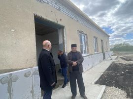 В Новой Усть-Узе продолжается ремонт дома культуры