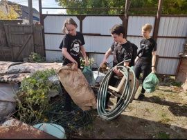 Волонтёры продолжают помогать семьям мобилизованных петровчан