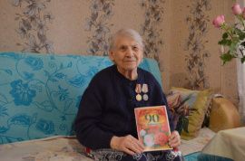Сегодня поздравления с 90-летием принимает петровчанка Валентина Васильевна ПОПИК